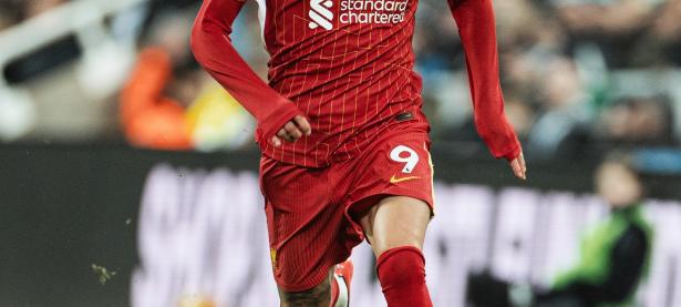 雷电竞-包含萨拉赫新星重返赛场表现突出，塞尔维亚队前途光明！再创辉煌时刻的词条