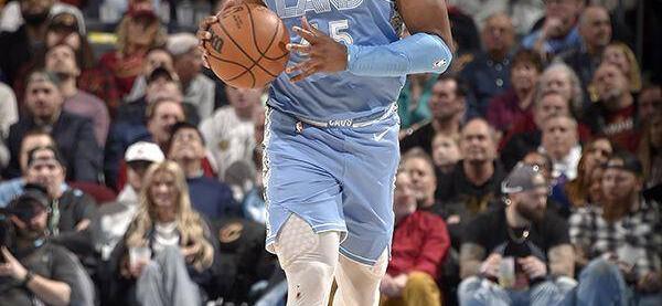 雷竞技-CBA季后赛赛程吃紧，圣安东尼奥马刺赛前回应争议，目标明确，团队化学反应显著的简单介绍