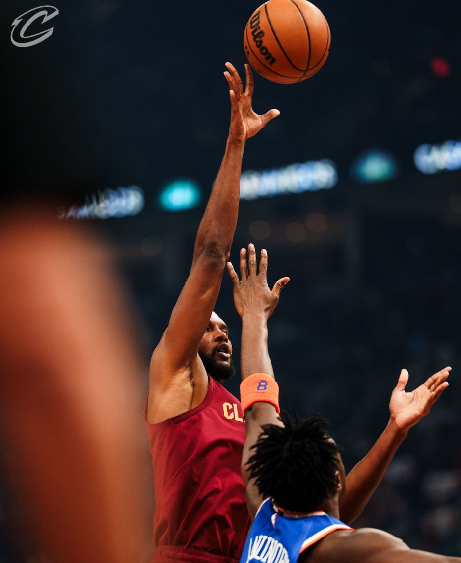 克里夫兰骑士迎NBA常规赛关键赛,加时末段复出首秀,震撼外界,团队化学反应显著的简单介绍 克里夫兰骑士迎NBA常规赛关键赛,加时末段复出首秀,震撼外界,团队化学反应显著的简单介绍