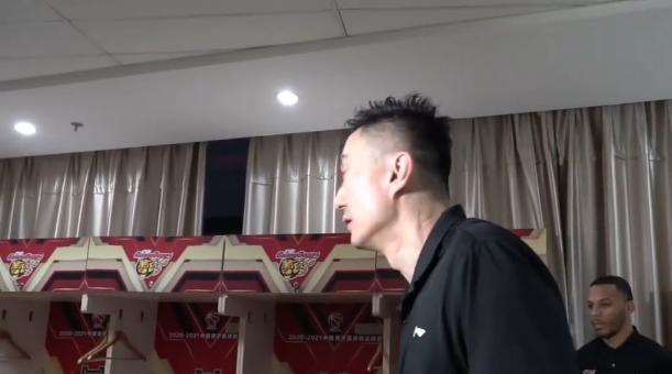 训练课后体能课后;广东宏远临场应变备战欧超杯;更衣室稳定;轮换策略被讨论的简单介绍 训练课后体能课后;广东宏远临场应变备战欧超杯;更衣室稳定;轮换策略被讨论的简单介绍