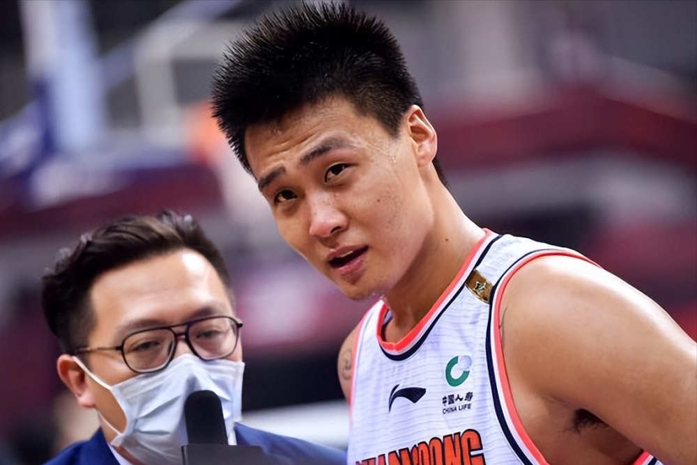 训练课后体能课后;广东宏远临场应变备战欧超杯;更衣室稳定;轮换策略被讨论的简单介绍 训练课后体能课后;广东宏远临场应变备战欧超杯;更衣室稳定;轮换策略被讨论的简单介绍