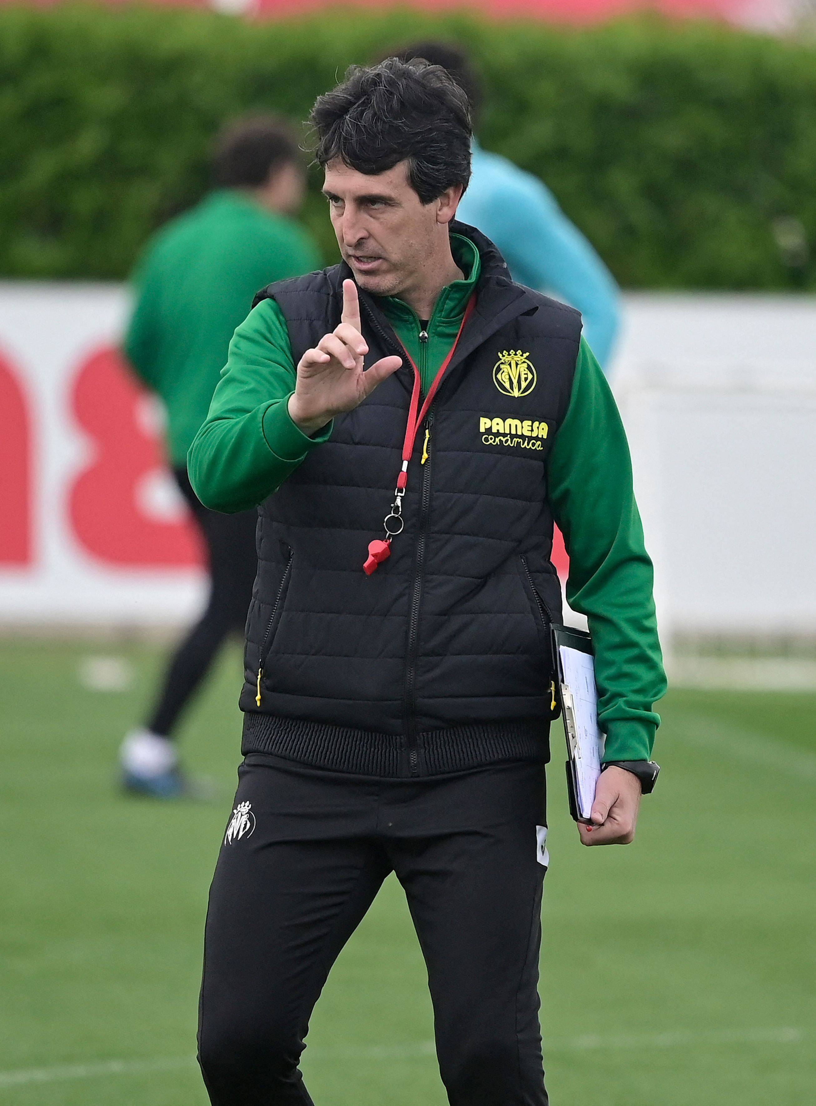 包含赛后比利亚雷亚尔调整名单以备英超；绝杀压哨环节打磨；话题不断；控场能力成焦点的词条