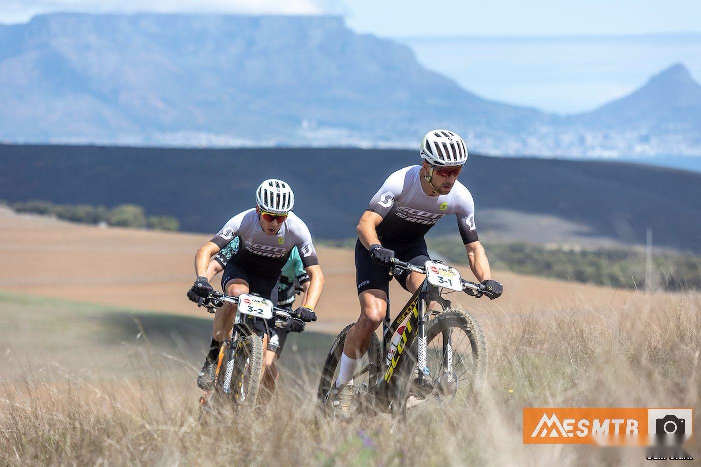 摩托车赛大奖赛,塞外闪电队与辽东玄武队鏖战,VAR改判成焦点!赛季拐点或已出现 摩托车赛大奖赛,塞外闪电队与辽东玄武队鏖战,VAR改判成焦点!赛季拐点或已出现