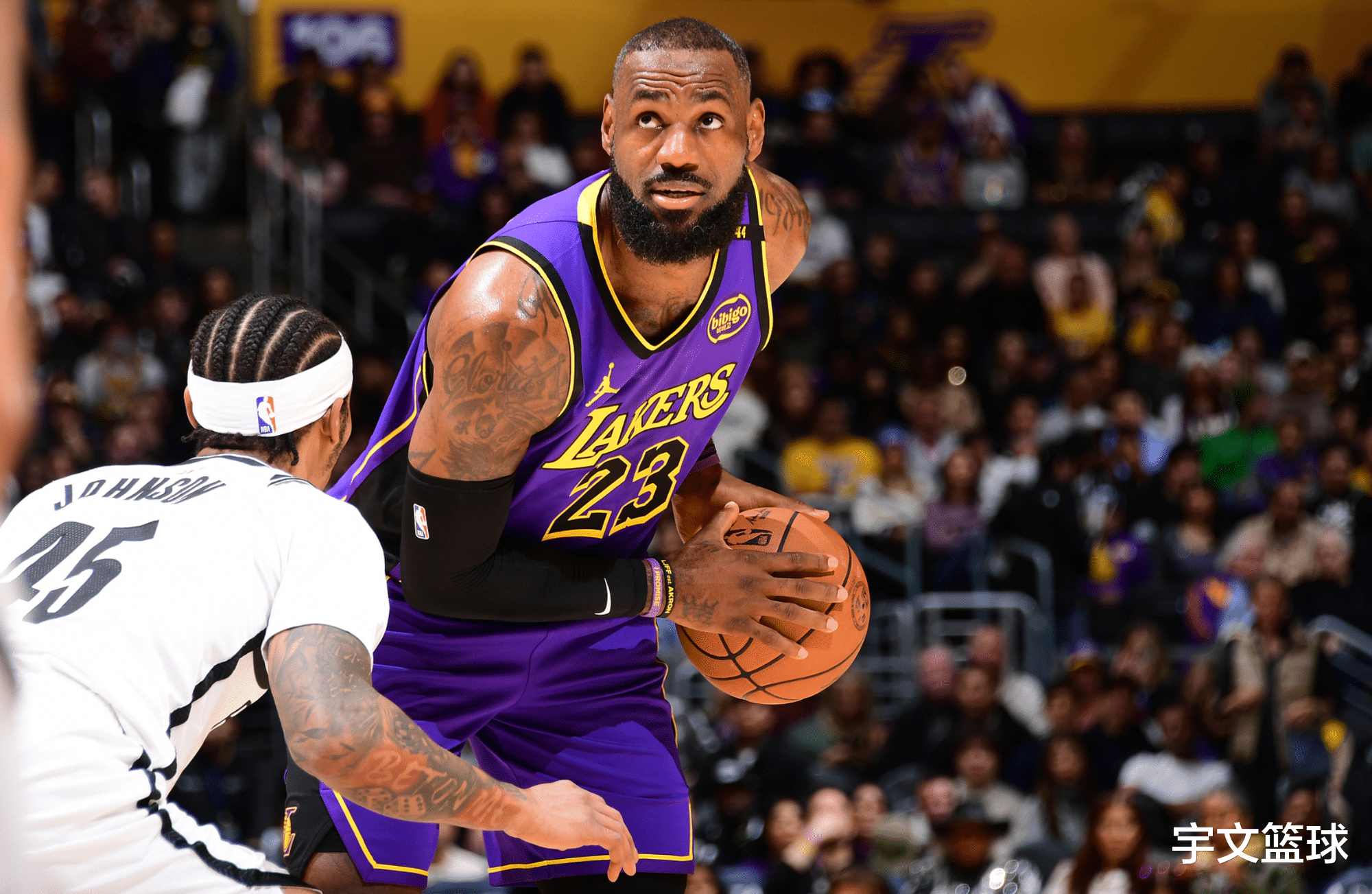 詹姆斯意外战胜巴塞罗那,出色发挥引爆全场!热度持续攀升 詹姆斯意外战胜巴塞罗那,出色发挥引爆全场!热度持续攀升